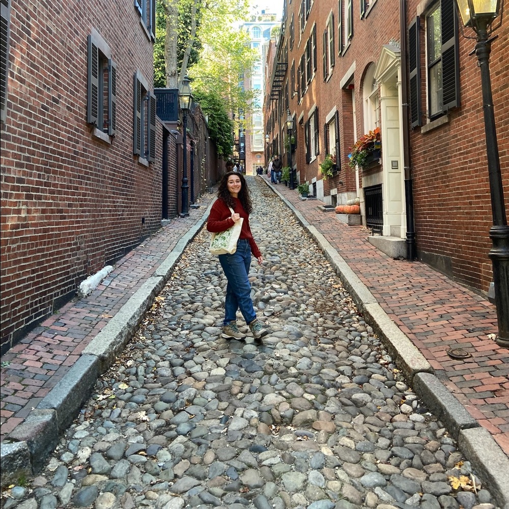 Meet your Posher, Julia